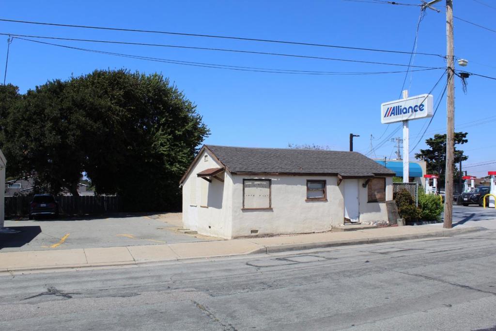 2107 N Fremont Street | Similar Property Thumbnail