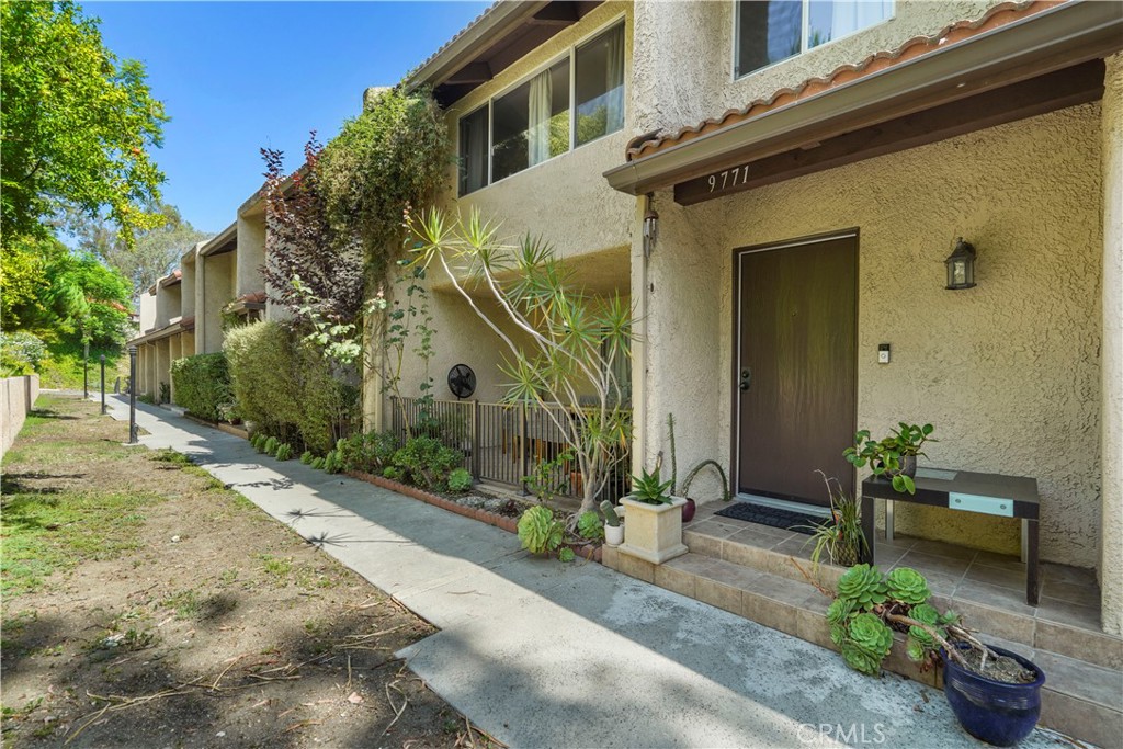 9771 Via Nola , #53, Burbank, CA 91504