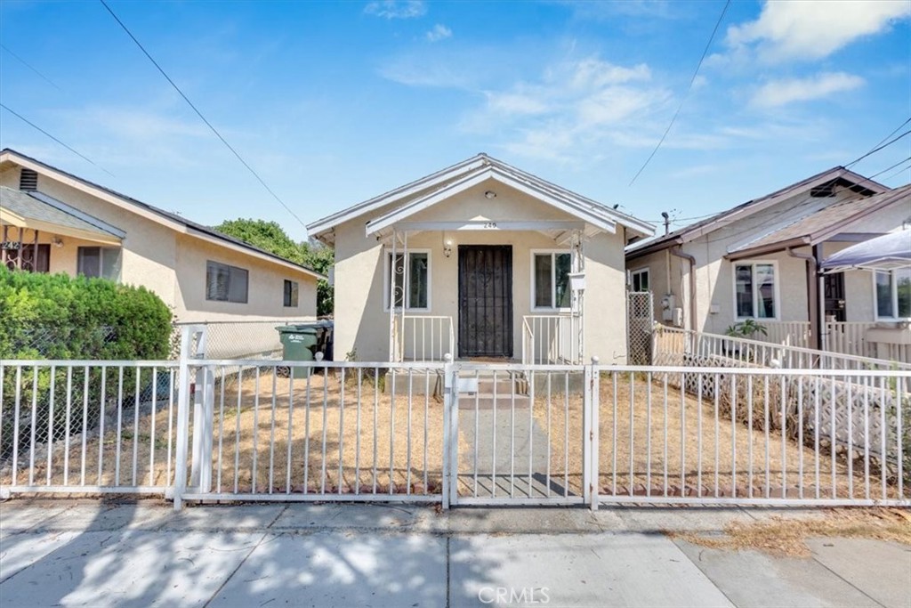 240 N Dalton Avenue, Azusa, CA 91702