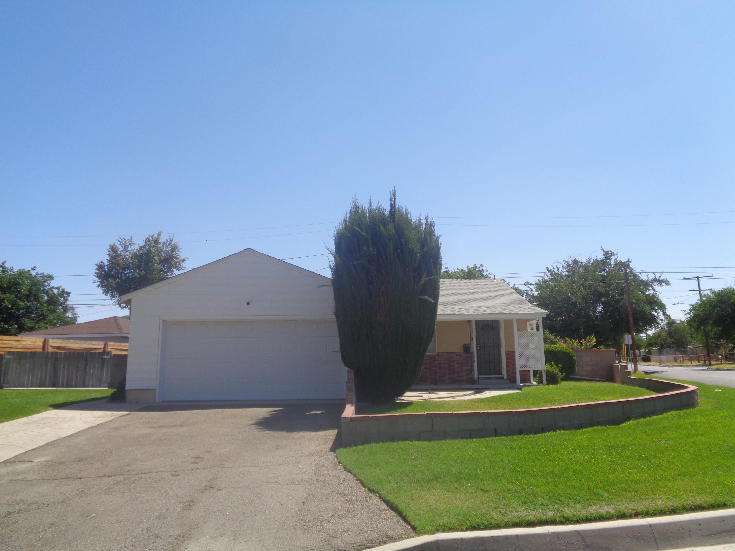 45402 Kingtree Avenue, Lancaster, CA 93534