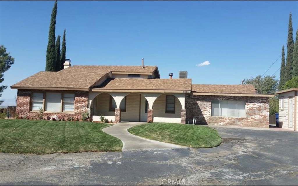 4545 Columbia Way, Lancaster, CA 93536