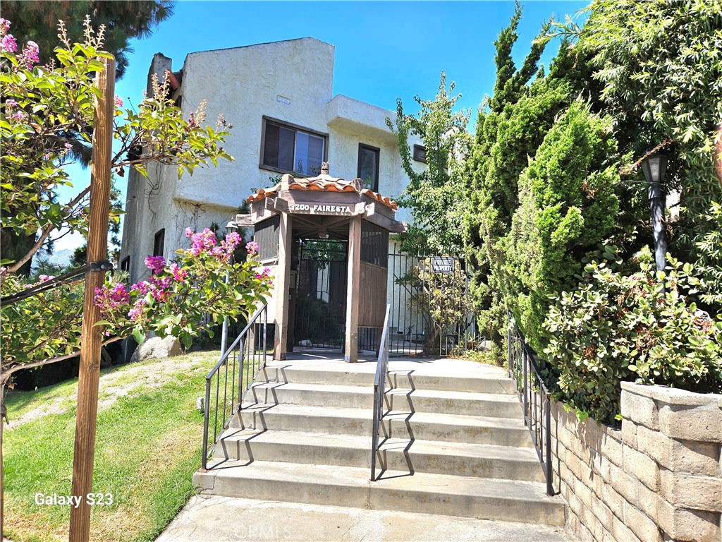 3200 Fairesta Street, #8, La Crescenta, CA 91214