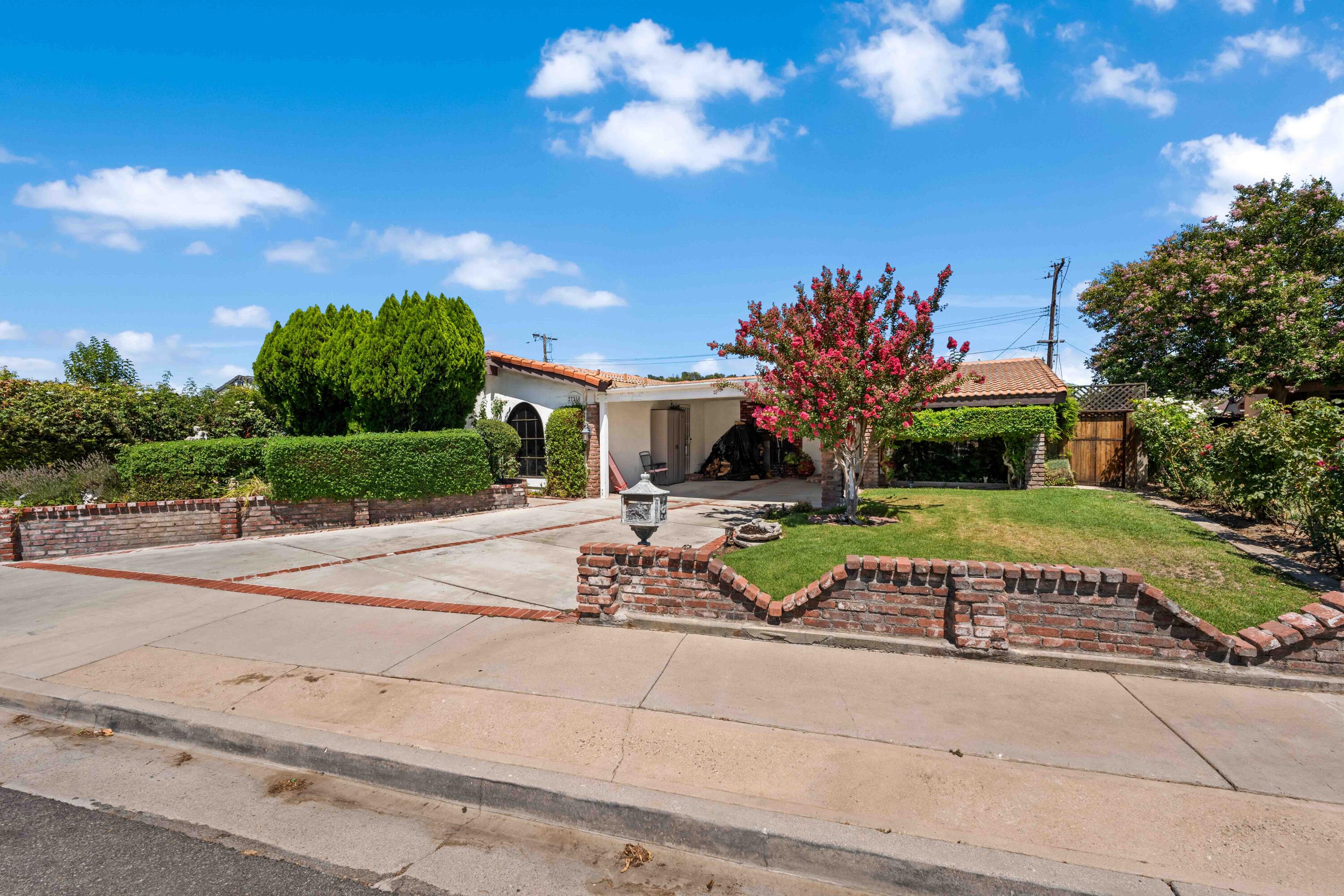 27210 Plumwood Avenue, Santa Clarita, CA 91351