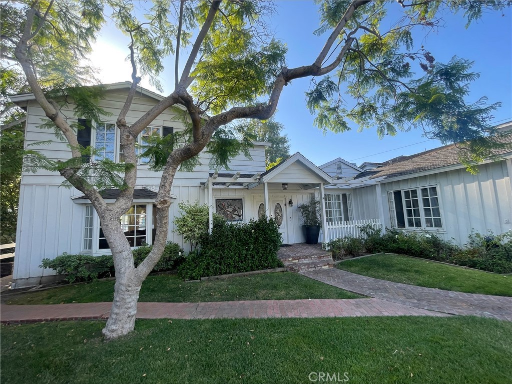 23 Dapplegray Lane, Rolling Hills Estates, CA 90274