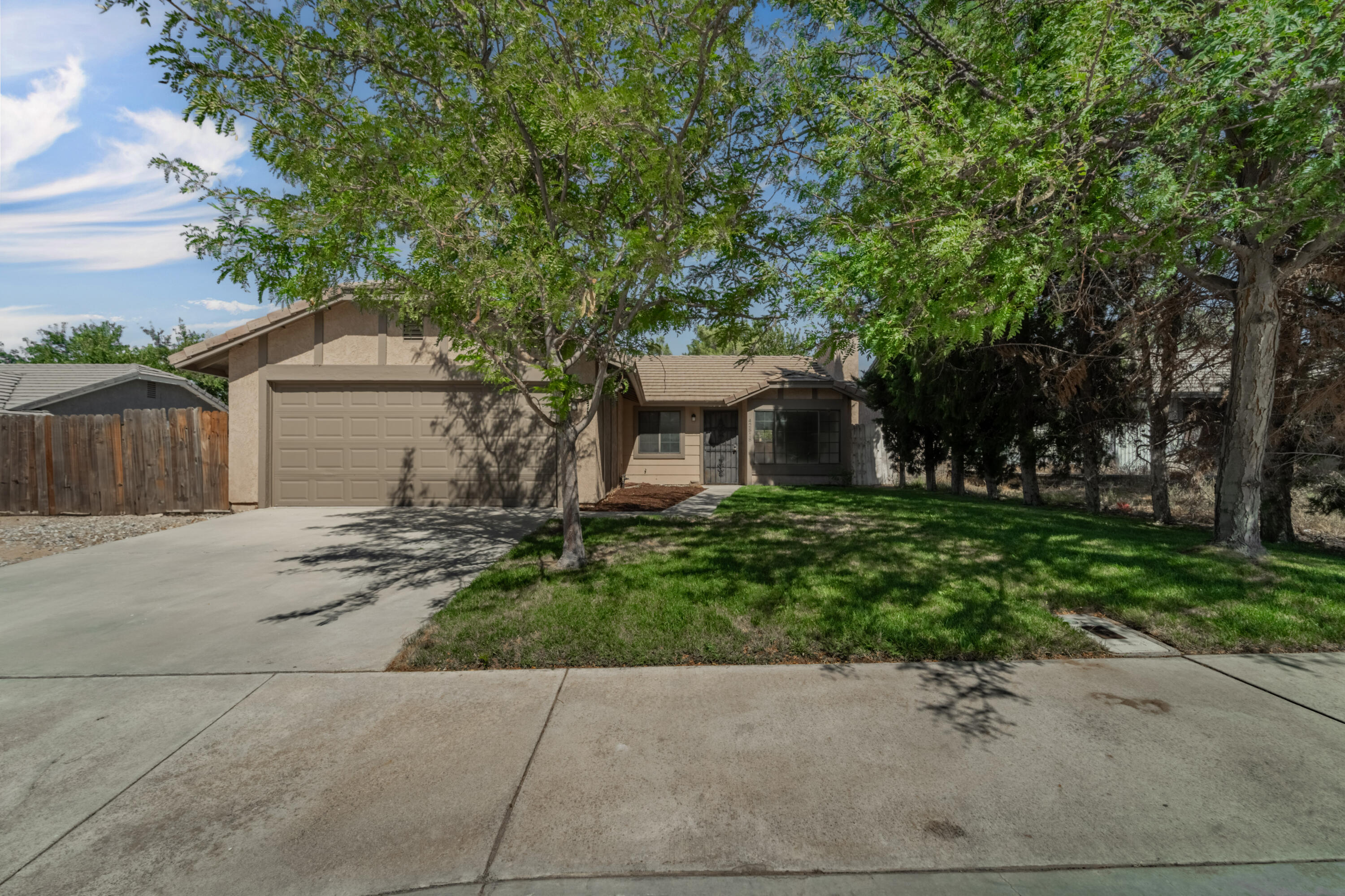 42818 Sunny Lane, Lancaster, CA 93536