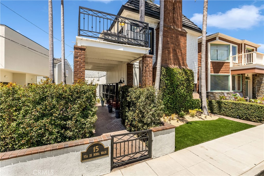 15 Via Di Roma Walk, Long Beach, CA 90803