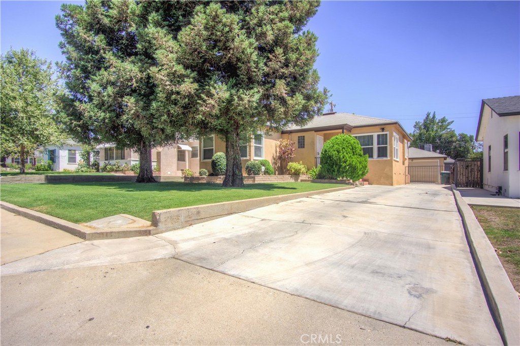 2409 Alturas Drive, Bakersfield, CA 93305