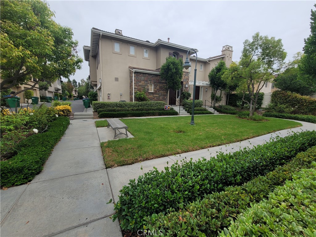 74 Rosenblum , #108, Irvine, CA 92602