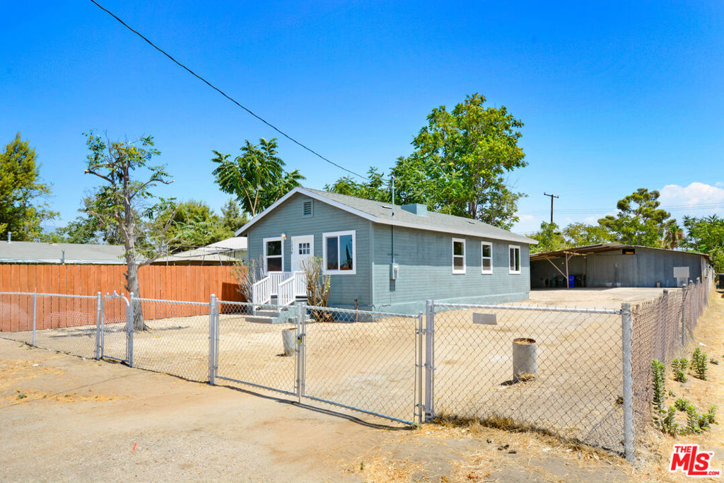 8023 Whitlock Avenue, San Bernardino, CA 92410