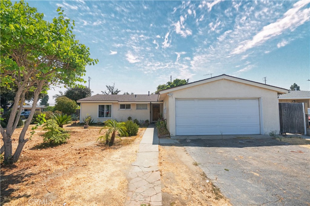 1811 S Golden West Avenue, Santa Ana, CA 92704