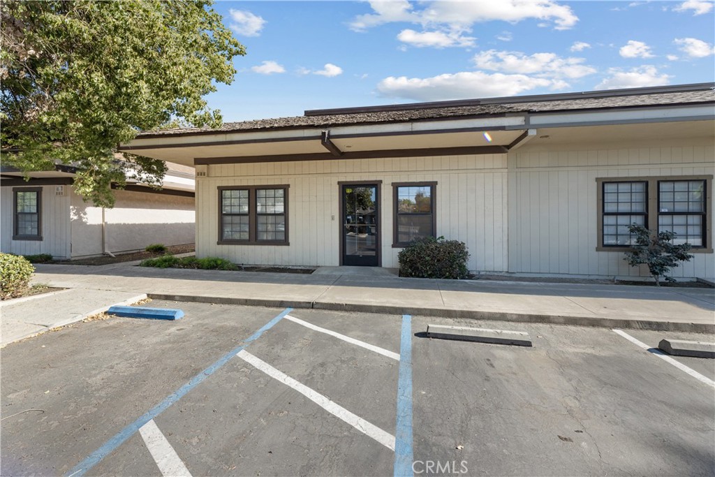 1624 S Court Street, Visalia, CA 93277