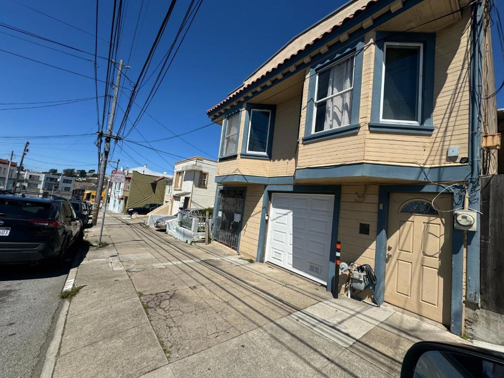 49 Oliver Street, San Francisco, CA 94112