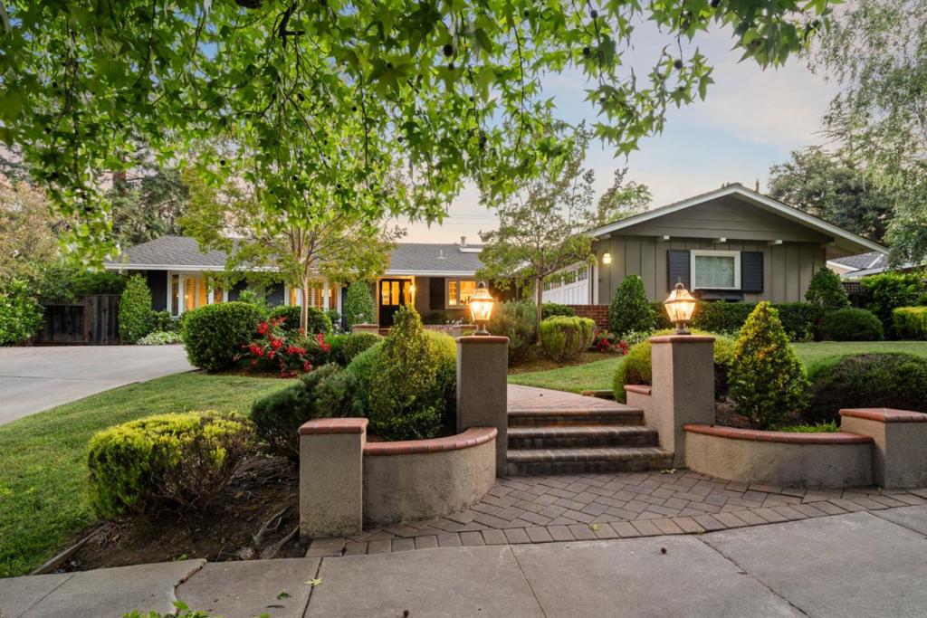 19606 Via Monte Drive, Saratoga, CA 95070