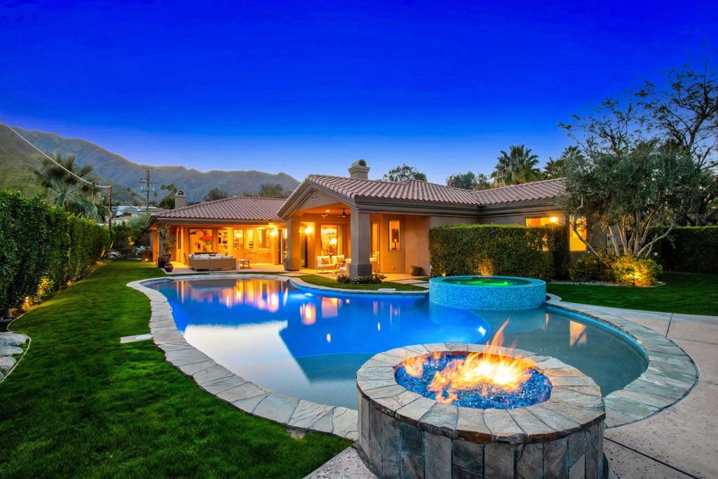 565 W Santa Elena Road, Palm Springs, CA 92262