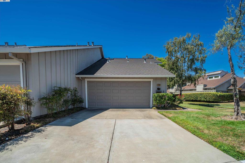 1136 Nimitz Ln, Foster City, CA 94404