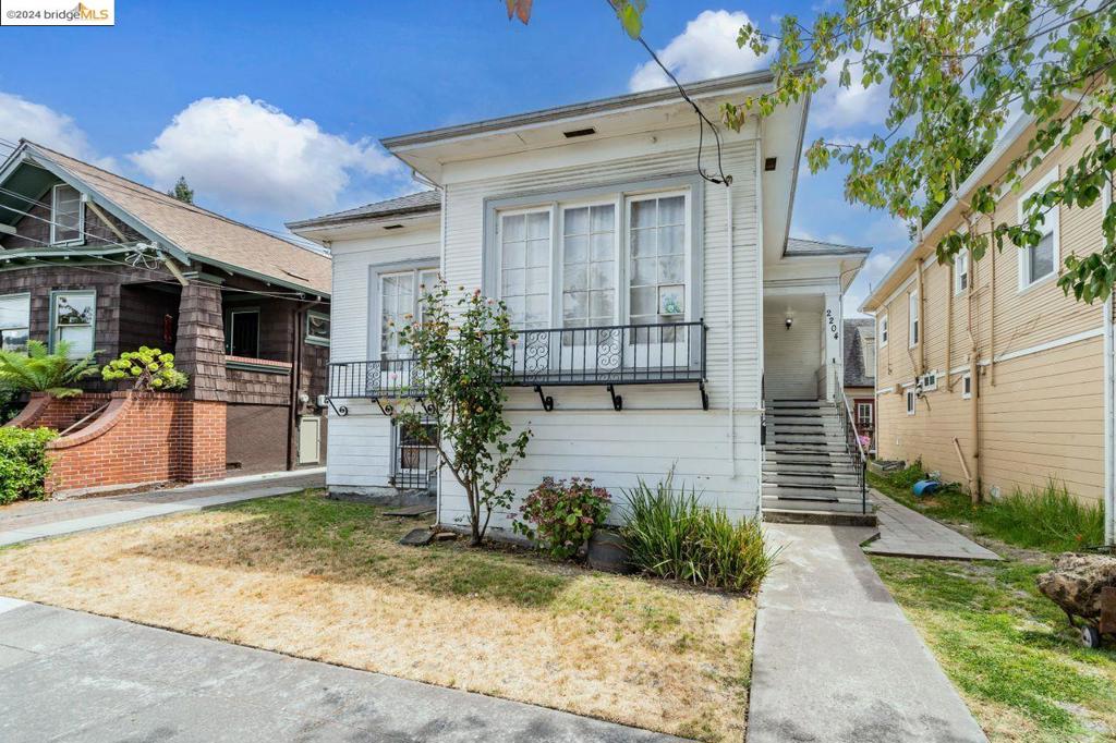 2204 Prince, Berkeley, CA 94705-1819