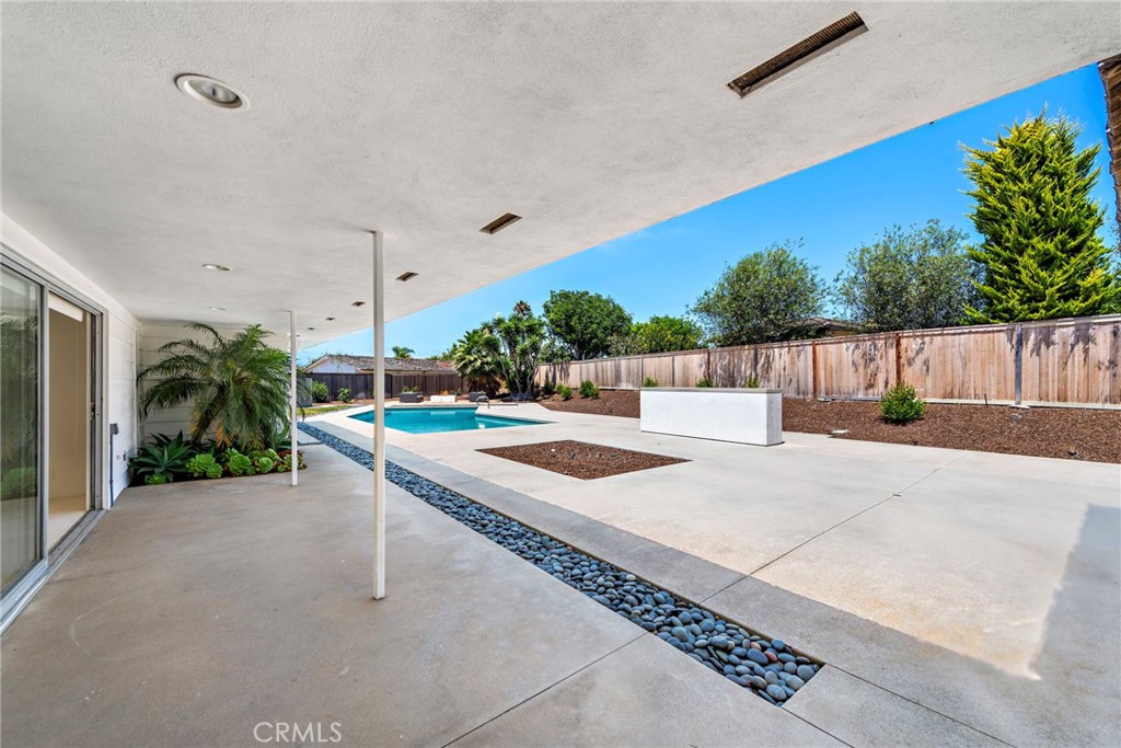 339 Cameo Shores Road, Corona del Mar, CA 92625