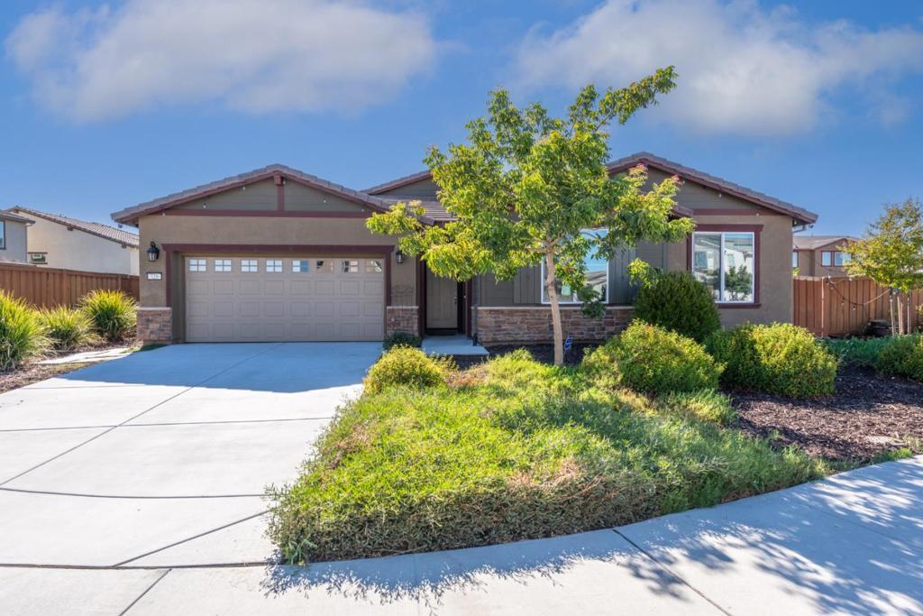 720 Moonlight Court, Dixon, CA 95620