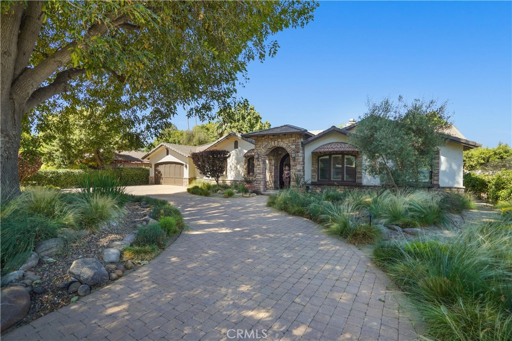 8629 Oak Park Avenue, Sherwood Forest, CA 91325