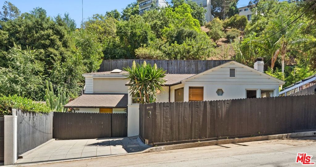 8410 Kirkwood Drive, Los Angeles, CA 90046