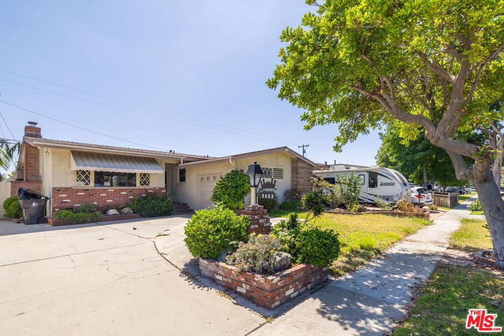 2902 Ladoga Avenue, Long Beach, CA 90815