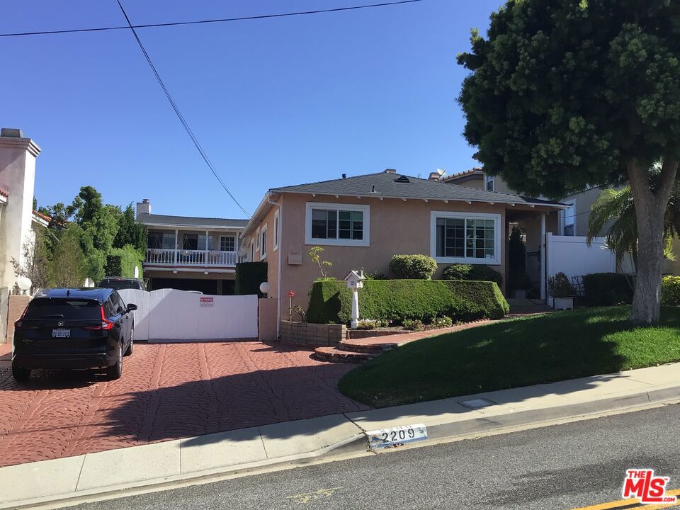 2209 Speyer Lane, Redondo Beach, CA 90278