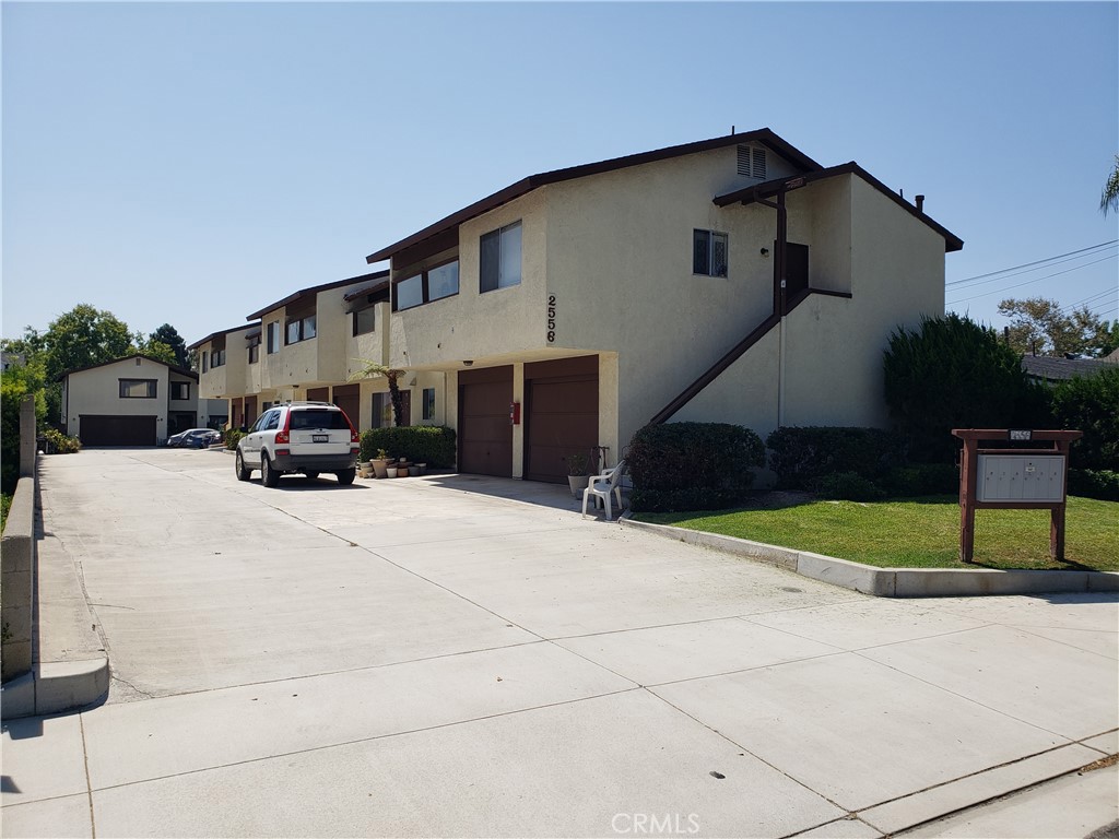 2556 Santa Ana Avenue, #D, Costa Mesa, CA 92627