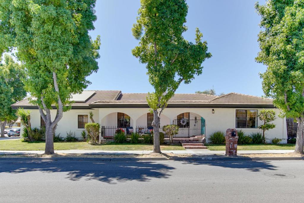 1850 Highland Drive, Hollister, CA 95023