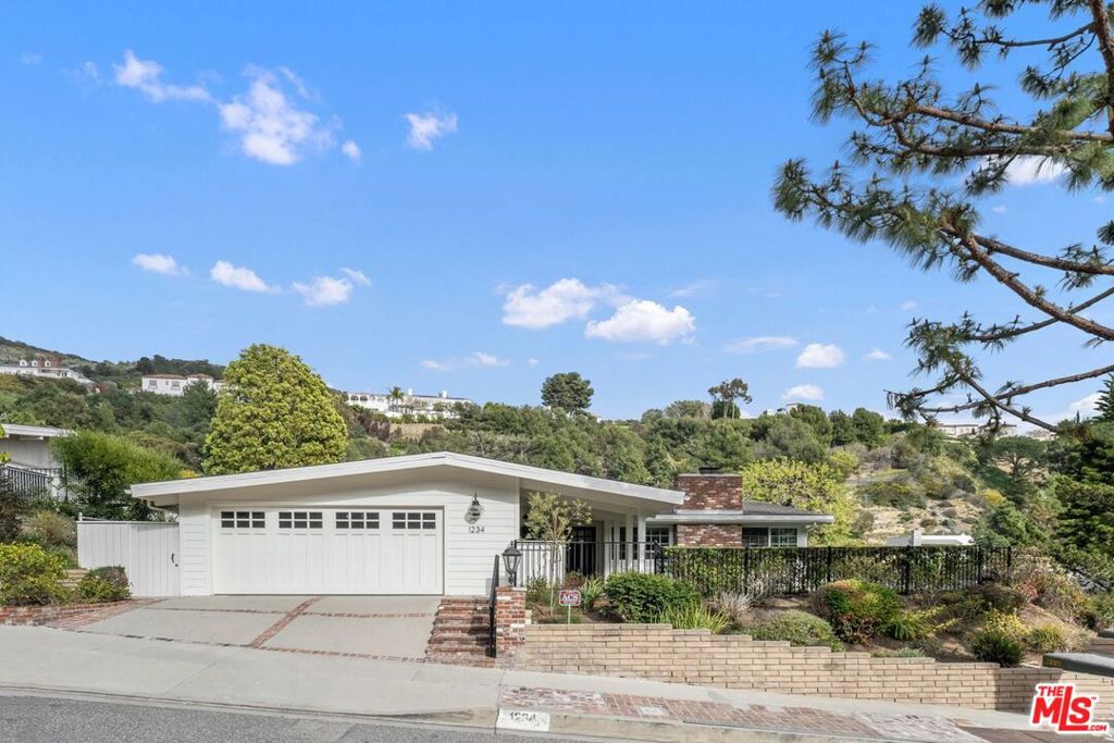 1234 Bienveneda Avenue, Pacific Palisades, CA 90272