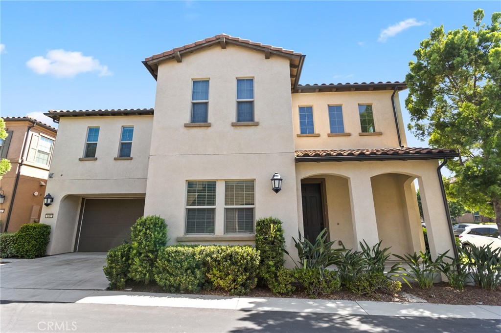 142 Yellow, Irvine, CA 92618