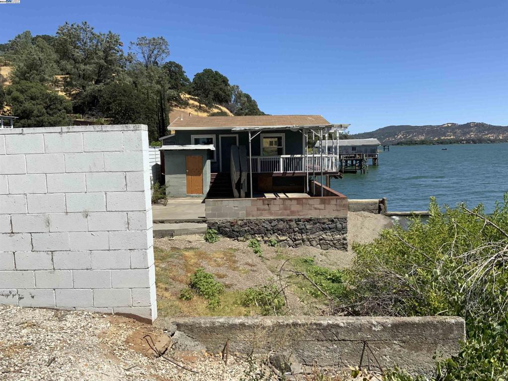 10849 E. Highway 20, Clearlake Oaks, CA 95423