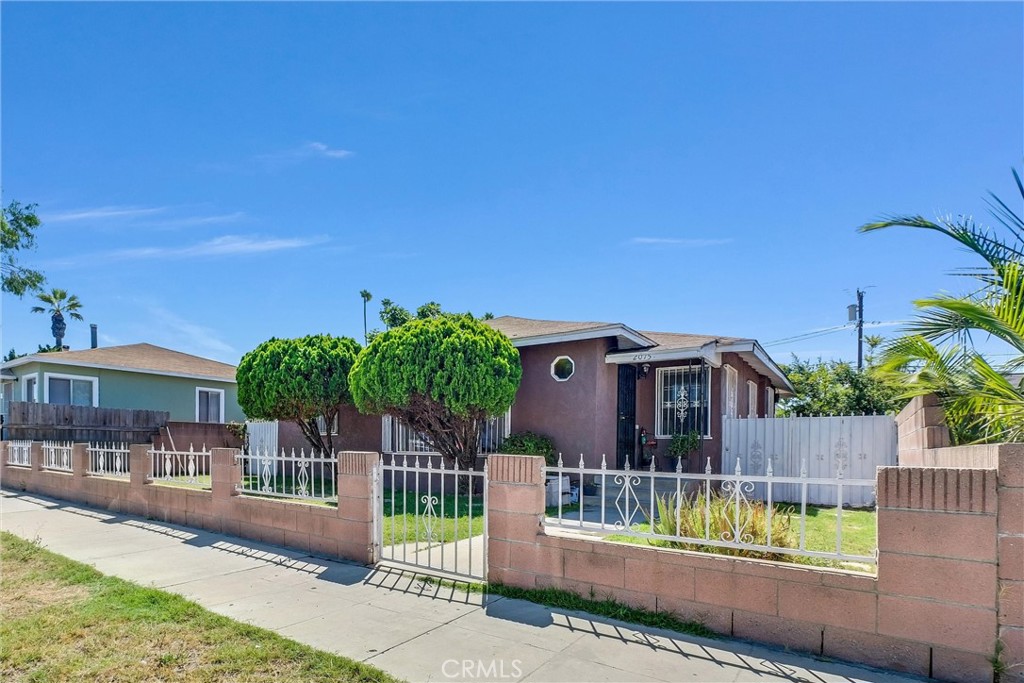 2015 Olive Avenue, Long Beach, CA 90806