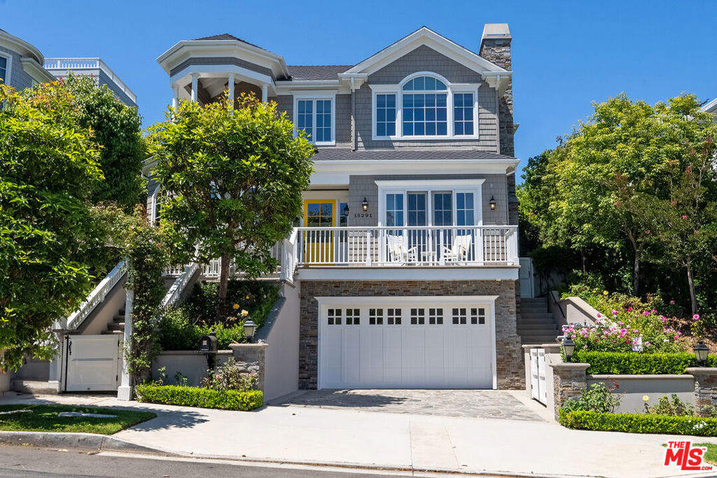 15291 Bestor Boulevard, Pacific Palisades, CA 90272