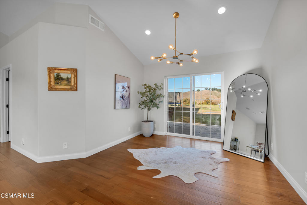 2055 E La Loma Avenue, Somis, CA 93066