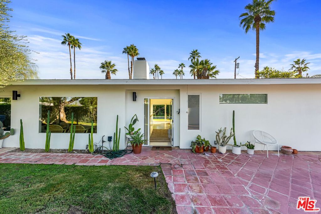 1371 E San Lucas Road, Palm Springs, CA 92264