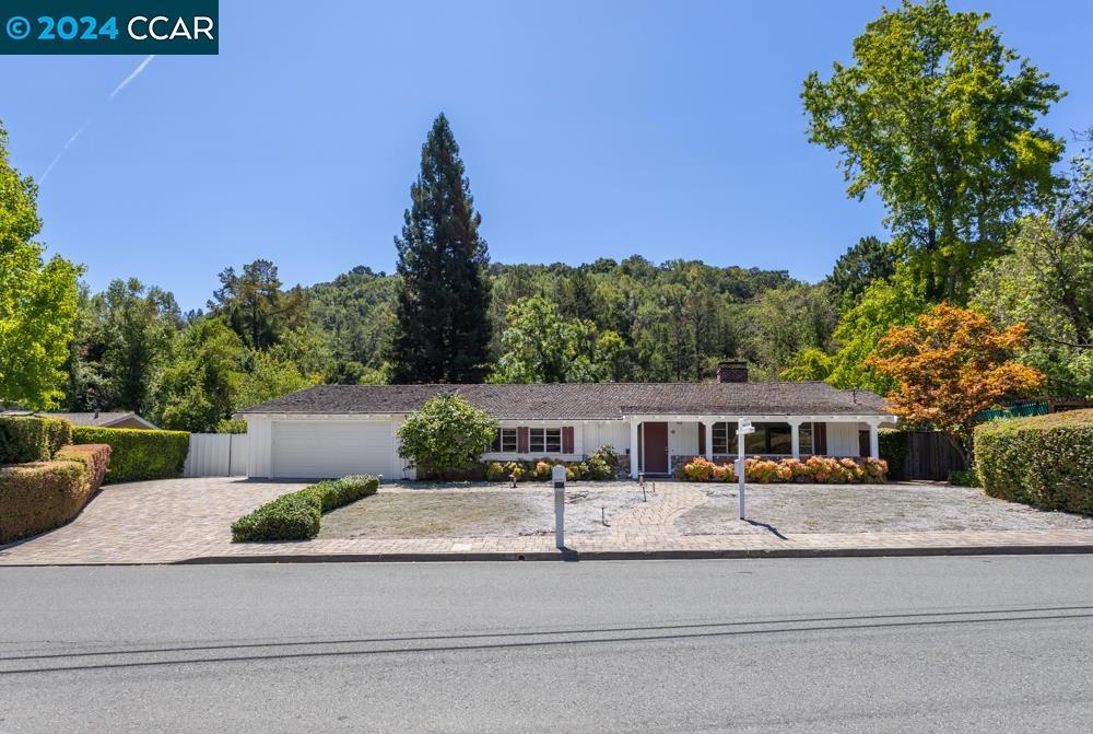 3435 Black Hawk Rd, Lafayette, CA 94549