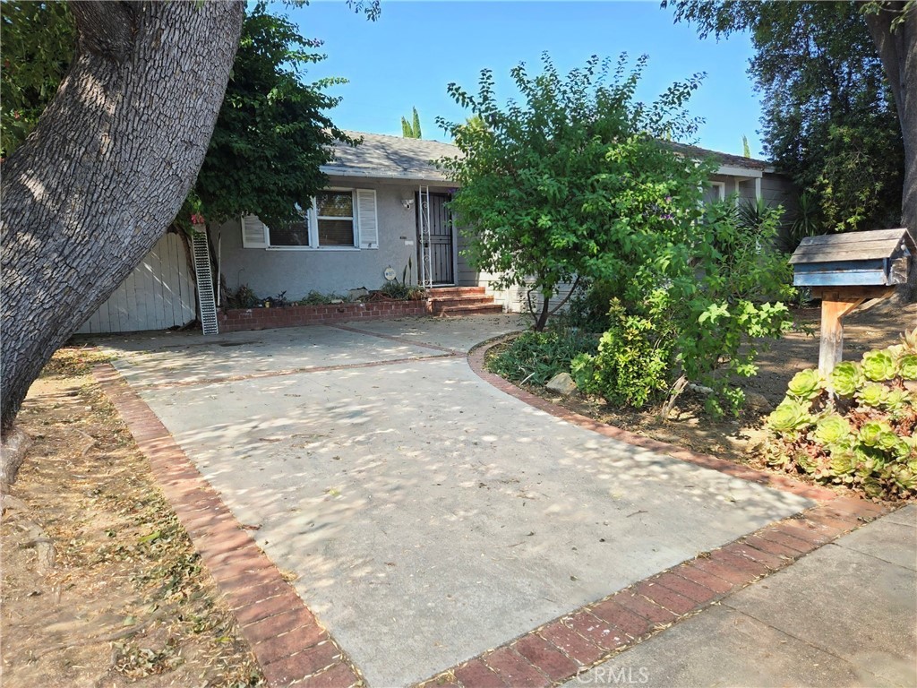 19025 Bassett Street, Reseda, CA 91335