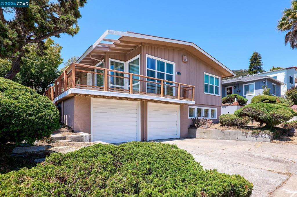 7423 Moeser Ln, El Cerrito, CA 94530