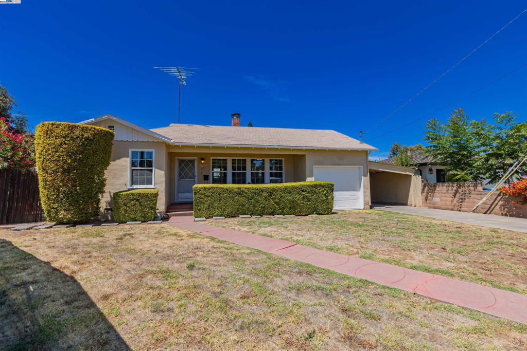 651 Stamm Ave, Mountain View, CA 94040