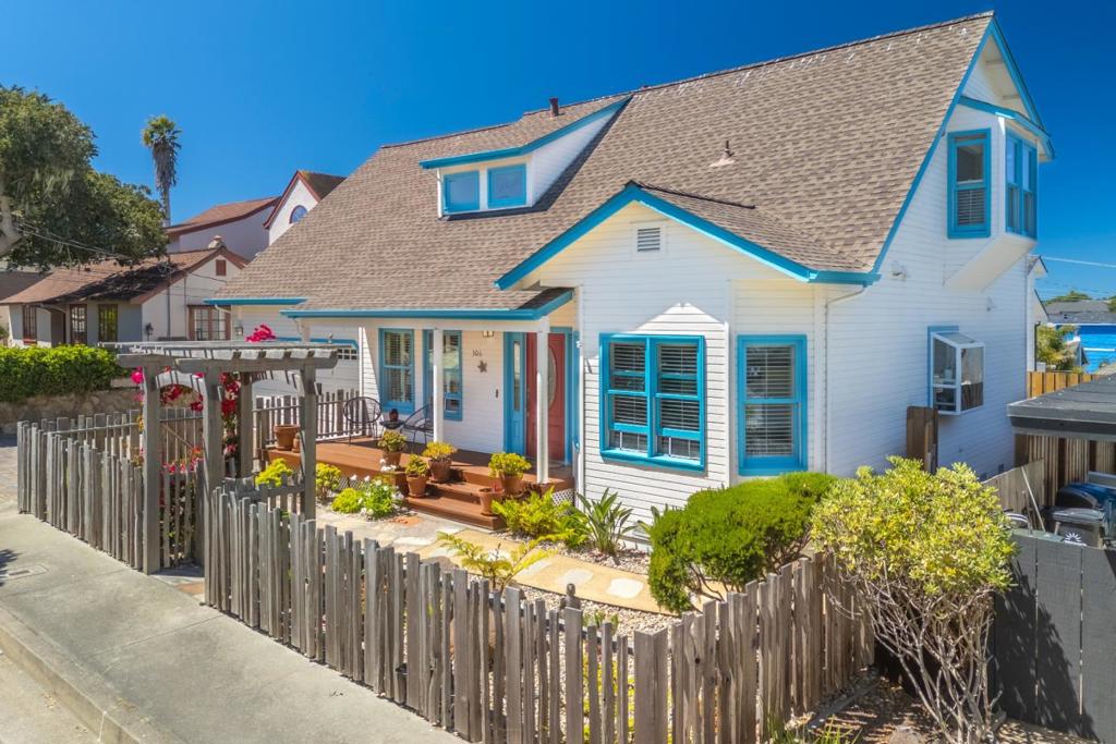 306 6Th Street, Pacific Grove, CA 93950