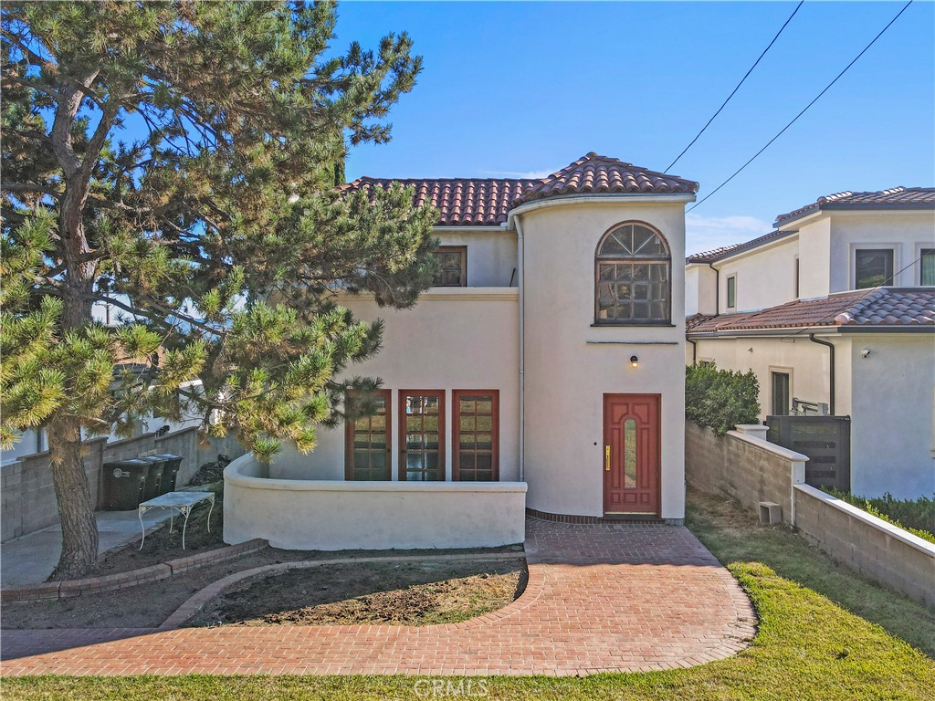 2064 W. Mountain Street, Glendale, CA 91201