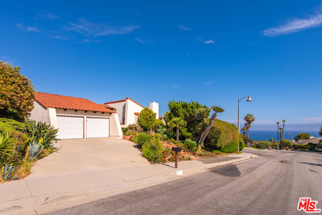 3636 Malibu Country Drive, Malibu, CA 90265