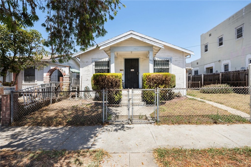 107 E Spruce Avenue, Inglewood, CA 90301