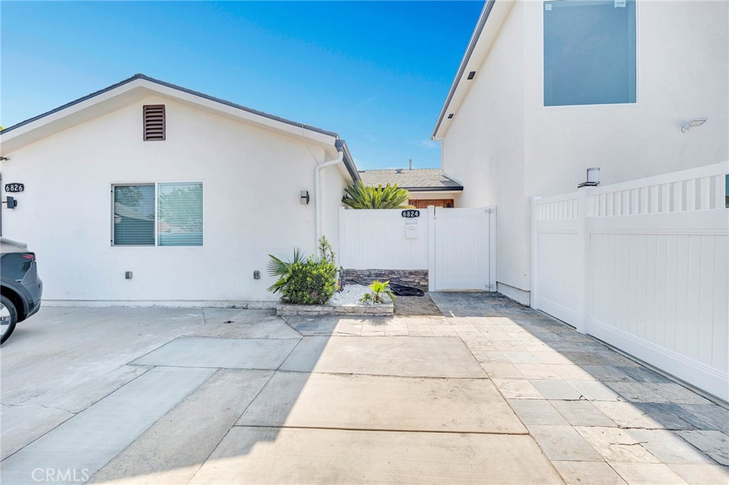 6824 Cantaloupe Avenue, Van Nuys, CA 91405