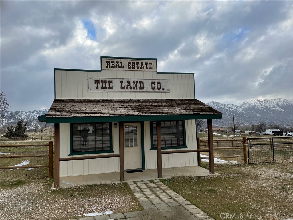 21069 Woodford Tehachapi Rd | Similar Property Thumbnail