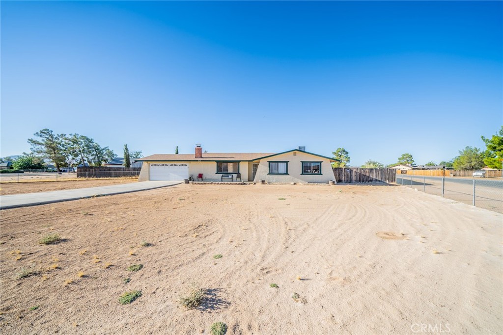 15023 Tonikan Road, Apple Valley, CA 92307