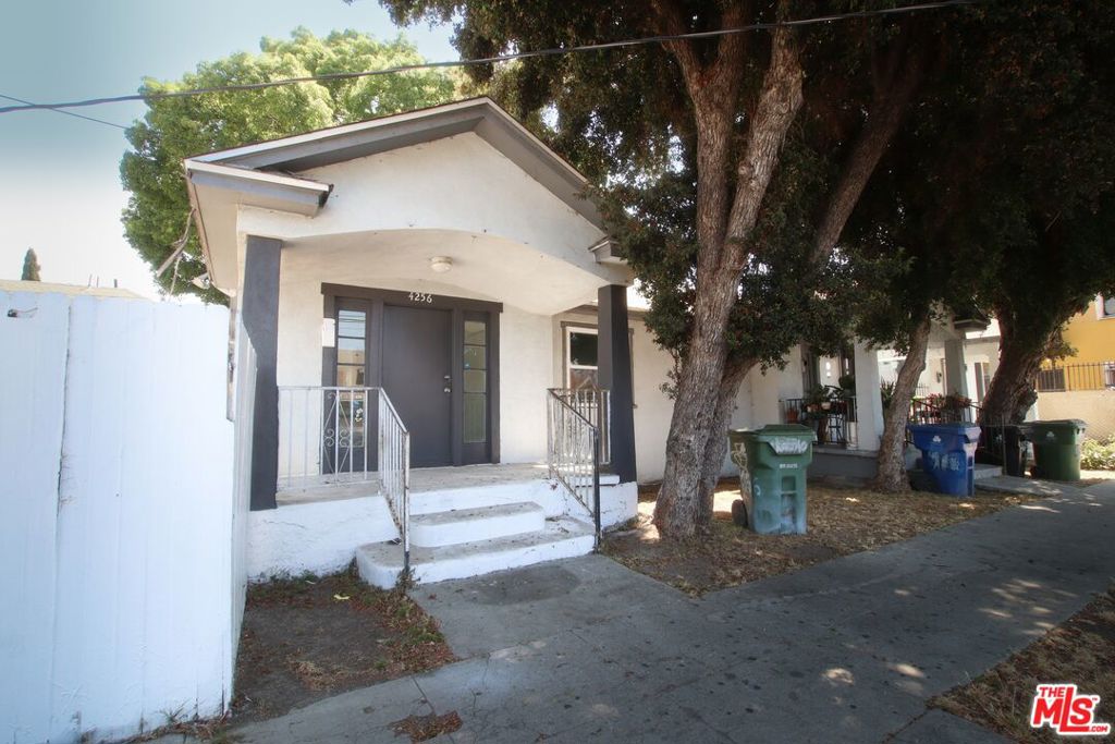 1056 W 42Nd Place, Los Angeles, CA 90037