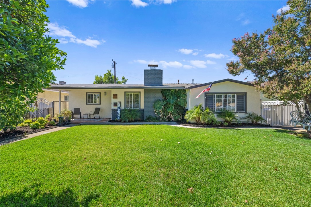 828 E Jefferson Avenue, Pomona, CA 91767