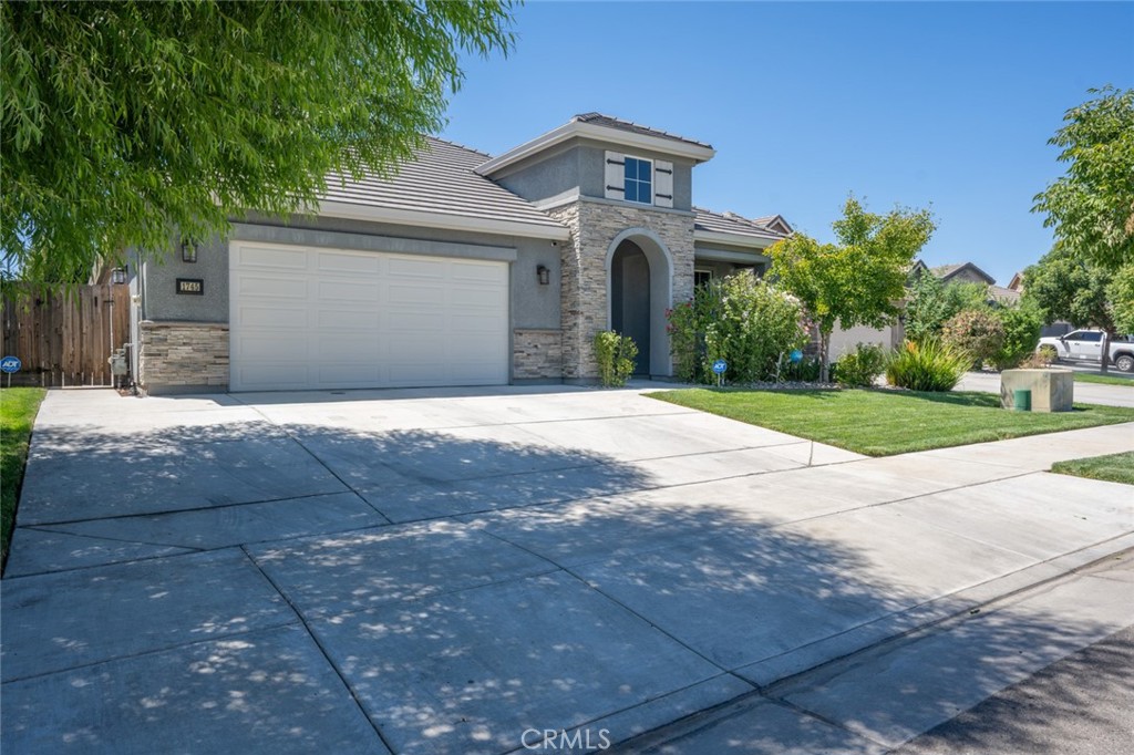 1745 Crystal Court, Los Banos, CA 93635