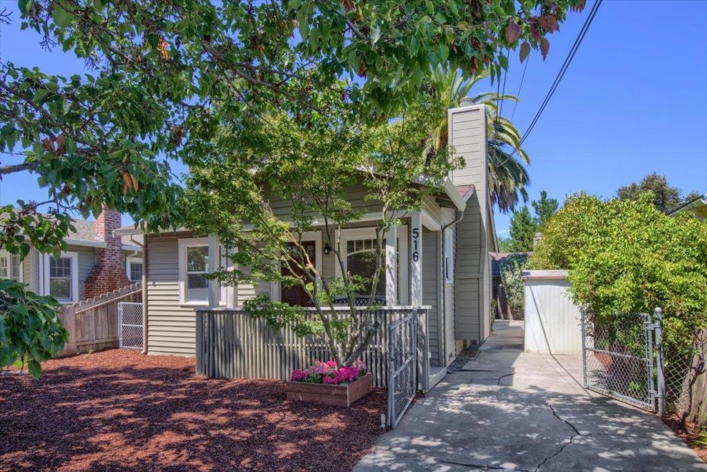 516 Jackson Avenue, Redwood City, CA 94061